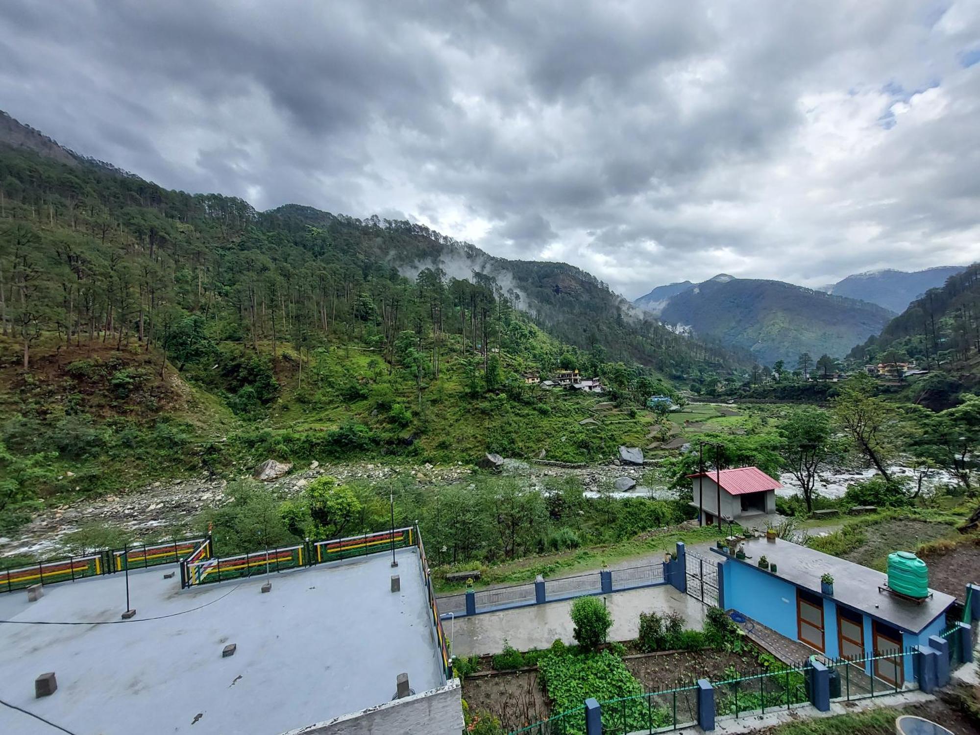 Peace Vibe Homestay Uttarkashi Ngoại thất bức ảnh
